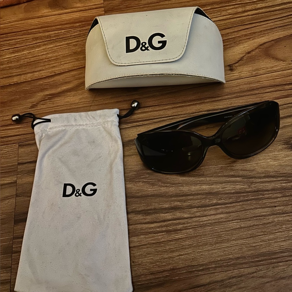D&G Black Sunglasses with Cream Case